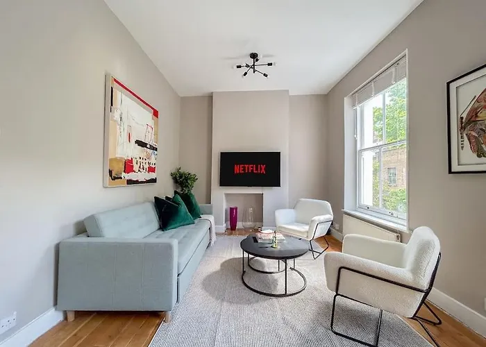Stylish 2 Bed Flat On The Iconic Portobello Road