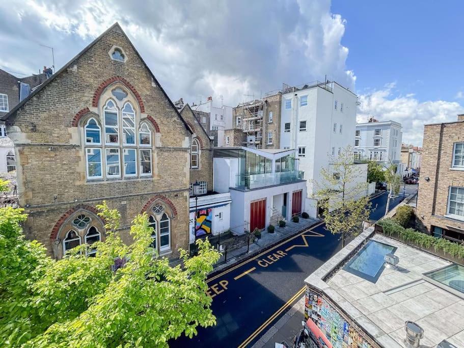 Stylish 2 Bed Flat On The Iconic Portobello Road Appartamento
